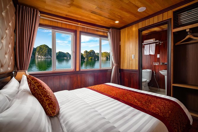 1 night Halong Bay Cruise-Titov Island,Surprise Cave,kayak,meals - Why one night works better than a day trip