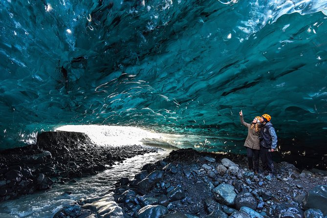 3-Day Ice Cave, South Coast, Golden Circle and Northern Lights - Hotels, meals, and the real value of the price