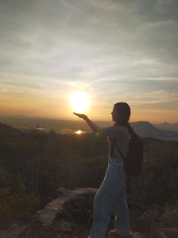 A Day TukTuk Bambootrain, Banan, Killing & Bat Caves, Sunset - Sunset and the Phnom Sampov bat flight