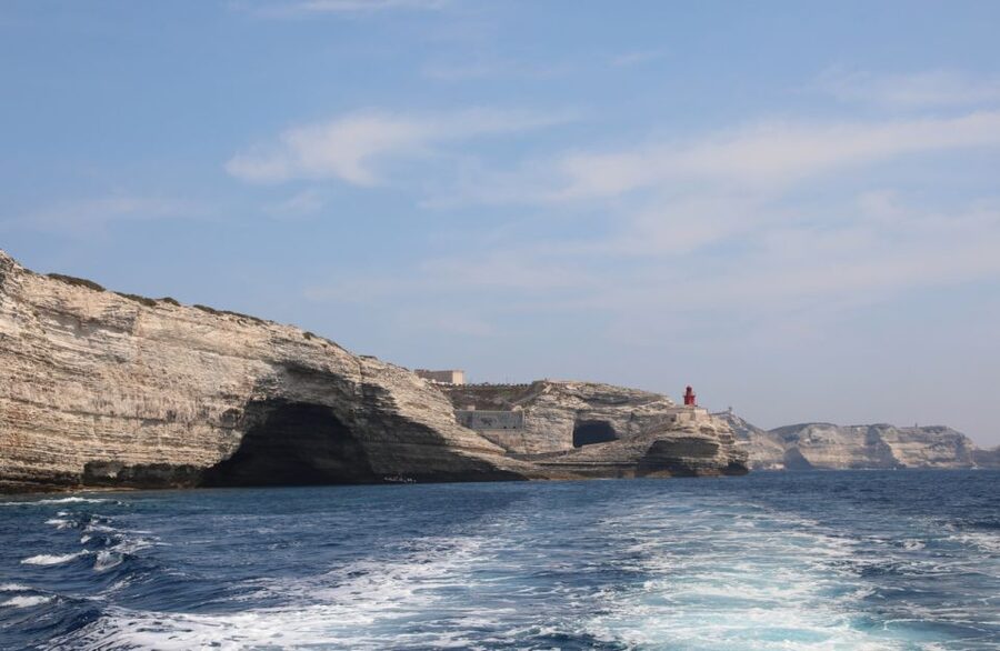 Ajaccio/Porticcio: Lavezzi Islands/Bonifacio Caves Boat Tour - Lavezzi Islands: granite rocks and bright water