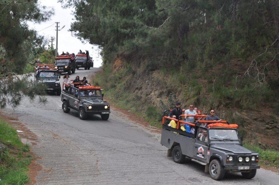 Alanya: Jeep Tour with Dim Cave, Waterfall with Dimcay Lunch - Swimming, fishing, and the natural water park