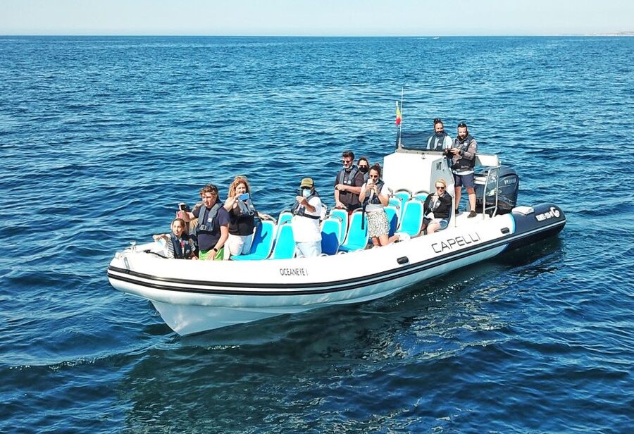 Albufeira: Benagil Cave and Dolphin Sightseeing Boat Cruise - Alfanzina Lighthouse and the final cave views