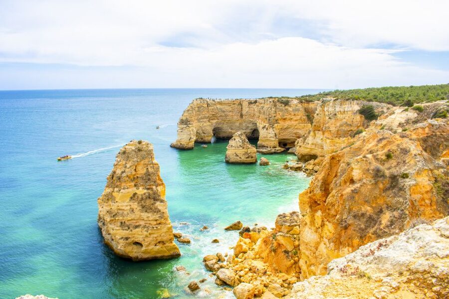 Albufeira: Benagil Caves & Dolphin Watching Speed Boat Tour - Guides, skipper, and the feel on board