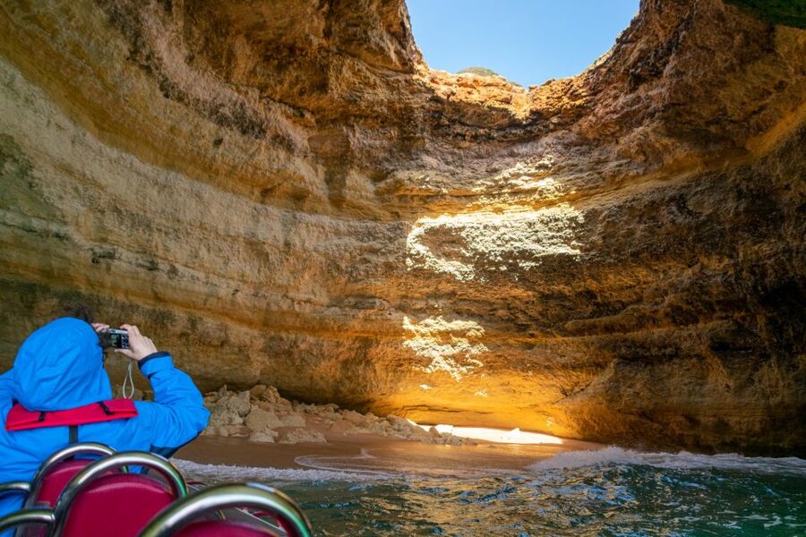 Albufeira: Dolphins & Benagil Caves RIB Tour - Fifteen minutes at Benagil Cave