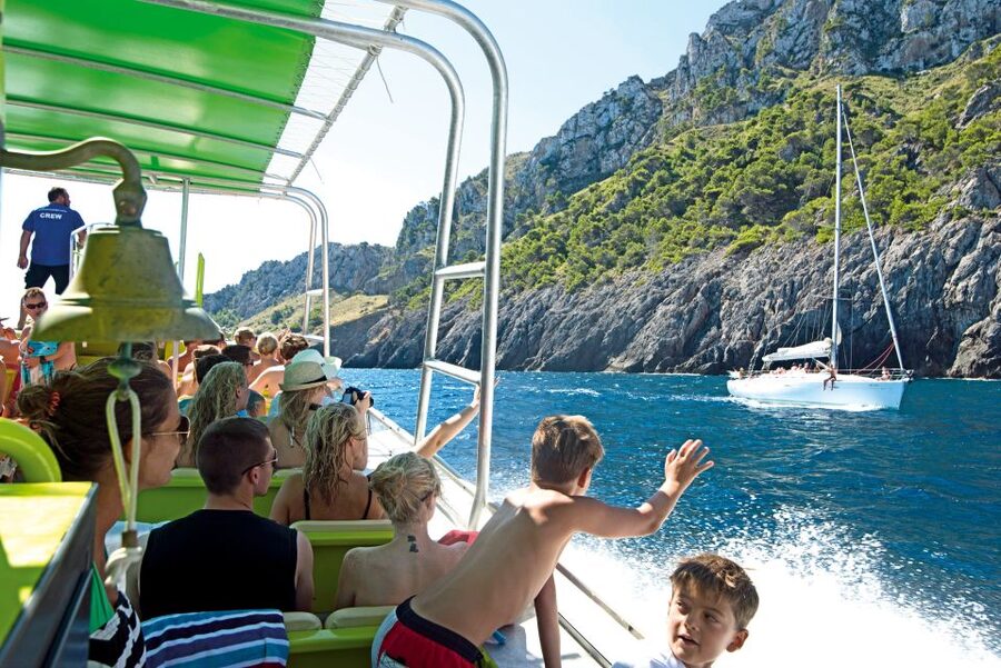 Alcudia: Caves & Coastline Boat Trip w/ Snorkelling - Practical tips for a smoother outing