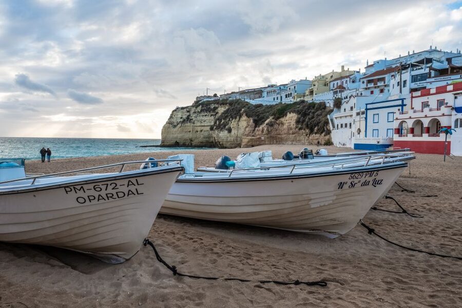Algarve: Benagil Cave Boat Tour and Algarseco Coastal Walk - Who should book this outing?