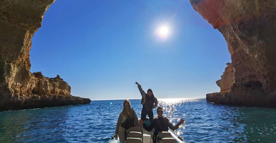 Algarve: Benagil Caves 2-Hour Private Tour - Ferragudo, Caneiros Beach, and Smugglers’ Cave