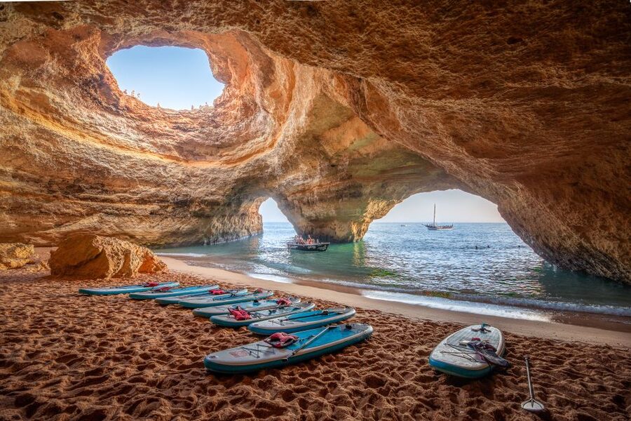 Algarve: Benagil Caves SUP Tour since 2016 - Meeting Bruno or the BlueXperiences team at Benagil Beach