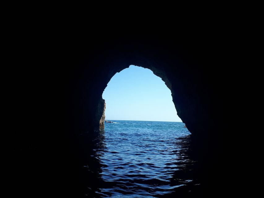 Algarve: Boat Trip to the Caves of Benagil - A small group changes the experience