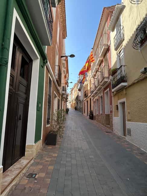 Alicante Santa Pola: Canelobre Caves, Busot, and Villajoyosa / Max. Group Size: 4 - Busot’s church, museum, and quiet streets