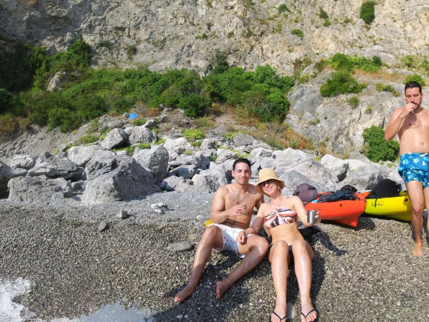 Amalfi: Kayak-Snorkel to Pandora Cave, Hidden Beach & Drinks - Entering Pandora Cave by kayak