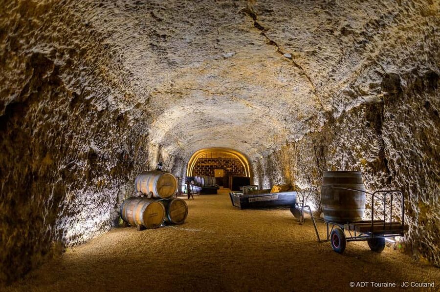 Amboise: Caves Ambacia Visit and Wine Tasting - The Guides Make the Difference