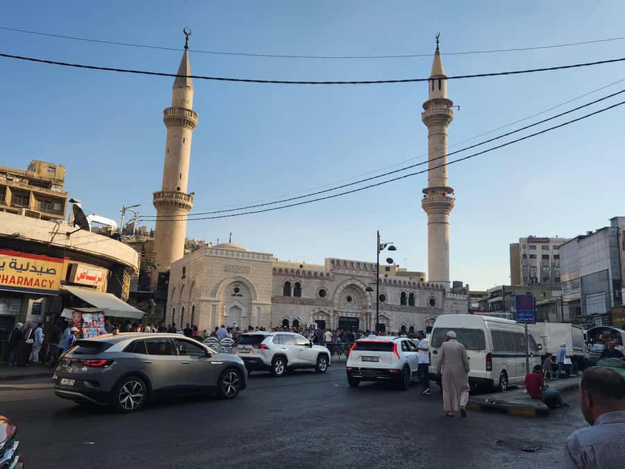 Amman: Hidden Gems & Underground Local Neighborhoods Tour - Meeting Shopkeepers, Artists, and Storytellers