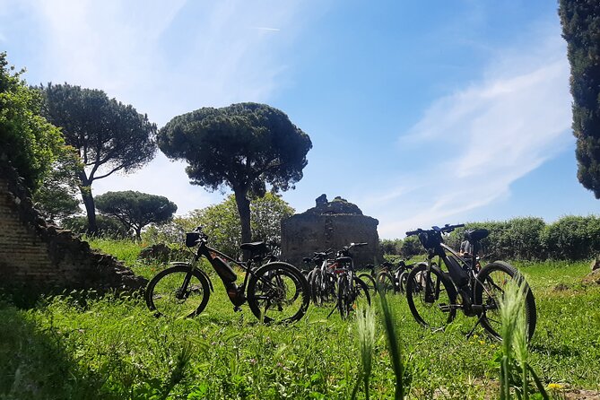 Appian Way Aqueducts Bike Tour (Catacombs & Lunch Option) - Starting near the Colosseum and leaving Rome behind