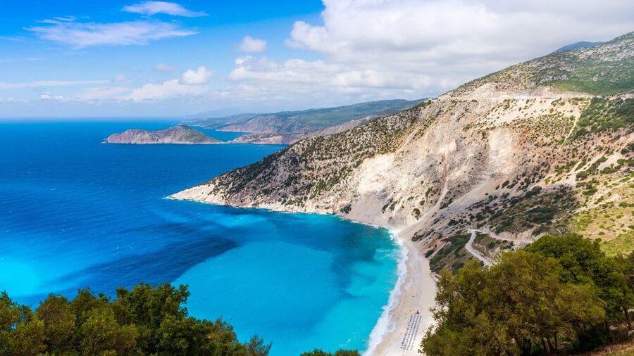 Argostoli: Melissani & Drogarati Cave Tour with Wine Tasting - A one-hour tasting at The Vine
