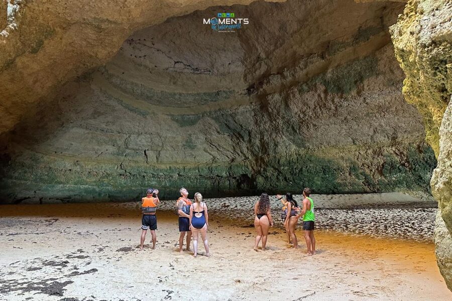 Armação de Pêra: 2-Hour Wild Beaches and Caves Kayak Tour - Praia dos Beijinhos and the first coastal views