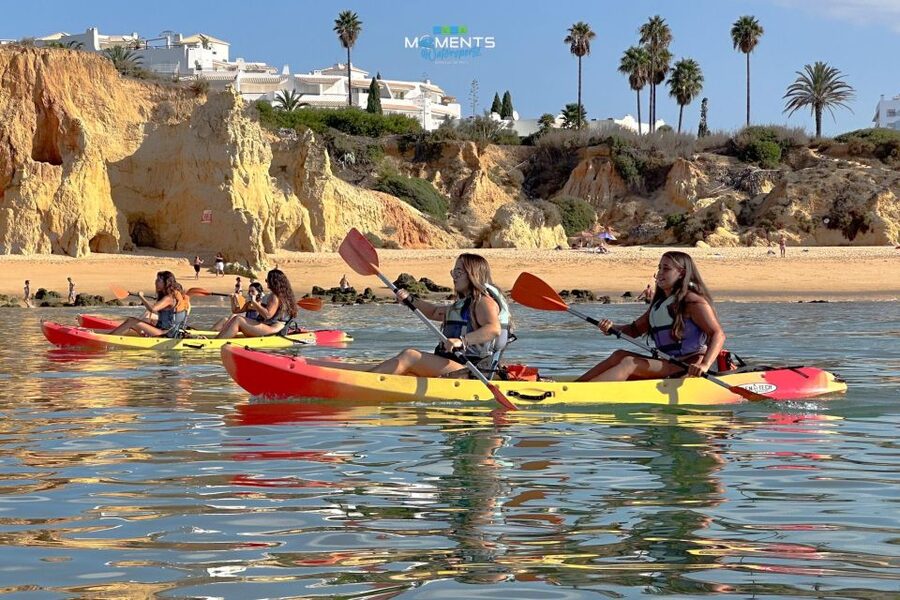 Armação de Pêra: 2-Hour Wild Beaches and Caves Kayak Tour - Praia das Fontainhas and Algar da Albandeira