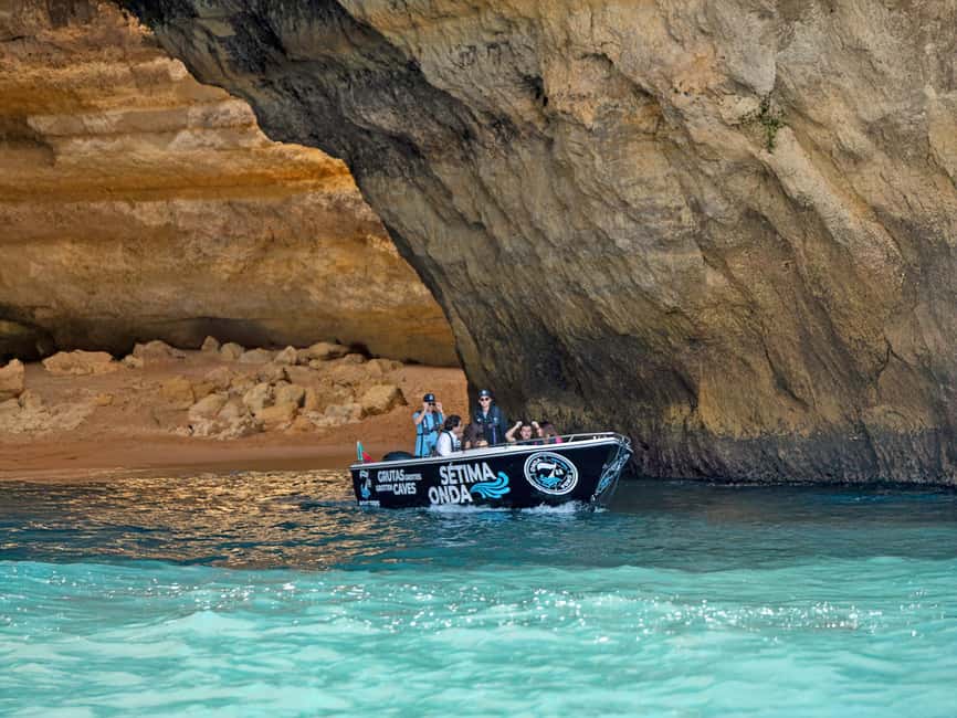 Armação de Pêra: Benagil´s 15 Best Caves Boat Tour - Guides, boat handling, and the small-group feel