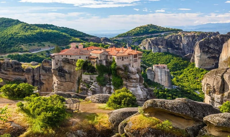 Athens: 2-Day Meteora Monasteries/Caves Tour and Hotel Stay - Guides make the difference