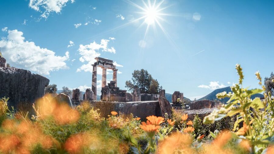 Athens: Delphi, Corycian Cave, and 300 Battlefield Day Trip - Why this 12-hour route is worth the effort