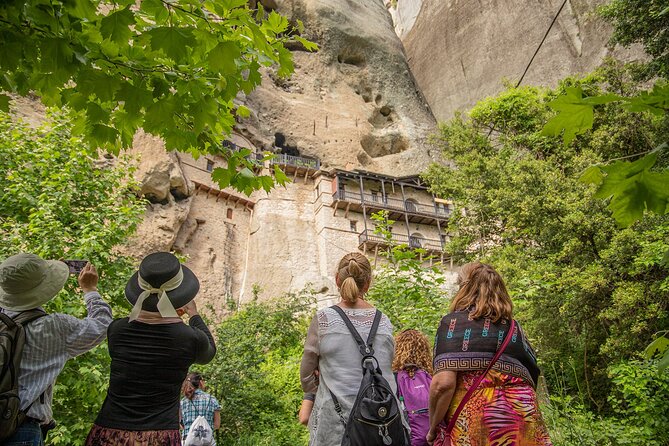 Athens: Meteora Monasteries, Caves & Coastal Stopovers with Lunch - Seeing the other monasteries from the road