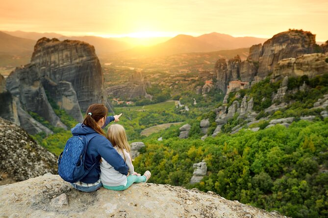 Athens: Meteora Monasteries, Caves & Coastal Stopovers with Lunch - Leaving Athens from Larissis Railway Station