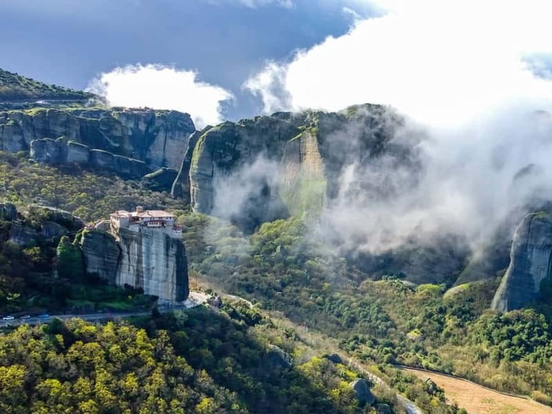 Athens: Meteora Monasteries Day Trip with Caves and Lunch - Who should book this Meteora day trip?