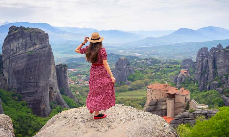 Athens: Meteora Monasteries Day Trip with Caves and Lunch - Lunch in Kalabaka, with a useful choice of dishes
