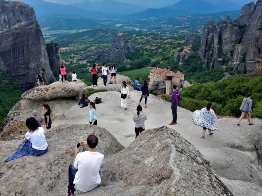 Athens: Meteora Monasteries Day Trip with Caves and Lunch - Entering three monasteries above the valley