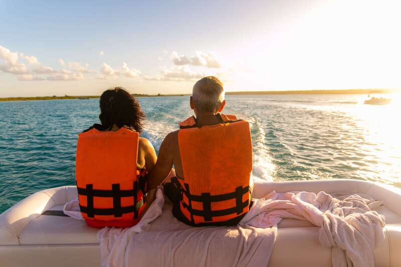Bacalar: Private Boat Tour - Pirate Canal, Cenotes & Islands - Kayaking at Cenote Esmeralda