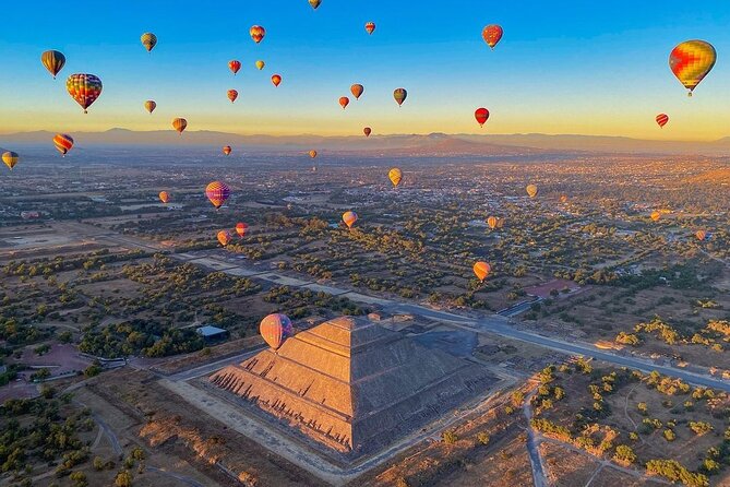 Balloon flight + Breakfast in cave + Pyramids + Pick up CDMX. - Leaving Mexico City before sunrise