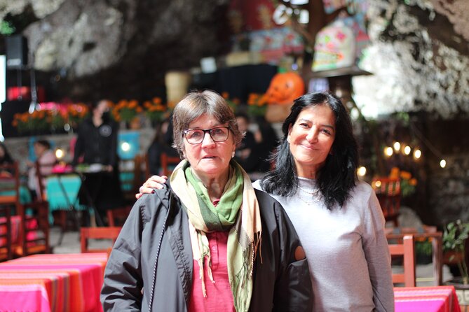 Balloon flight + Breakfast in cave + Pyramids + Pick up CDMX. - Breakfast inside La Cueva