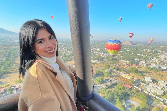 Balloon flight + Breakfast in cave + Pyramids + Pick up CDMX. - Coffee, check-in, and the balloon launch