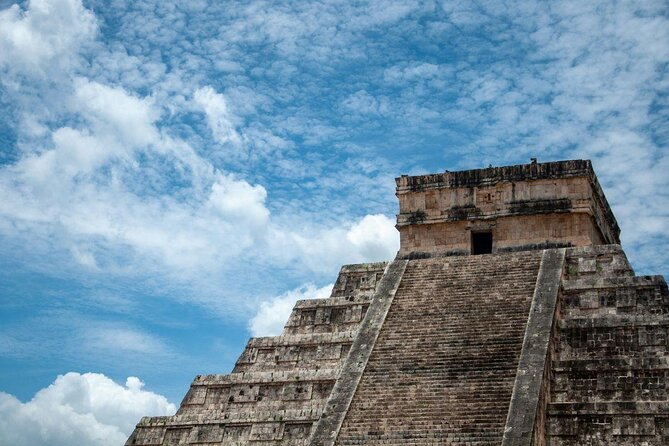 Balloon flight + pick up in CDMX + Breakfast in Cave + Pyramids - The Best Parts at a Glance