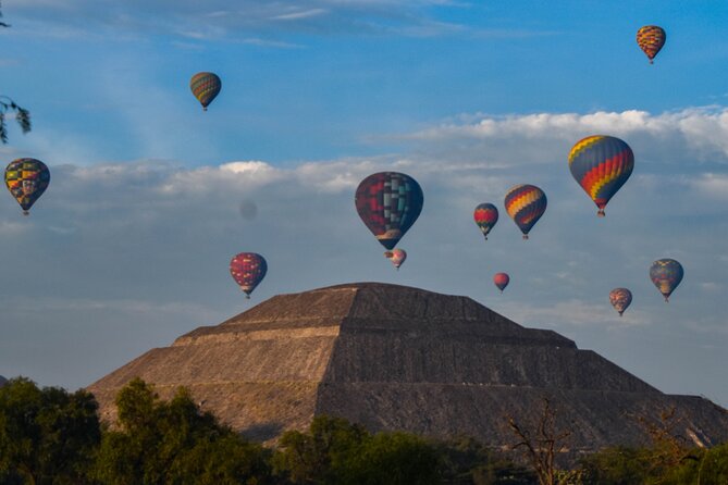 Balloon flight + pick up in CDMX + Breakfast in Cave + Teotihuacan - Walking Teotihuacan with about two hours