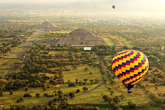 Balloon Flight with Breakfast in a Natural Cave and Transportation from CDMX - What the $138.61 price really covers