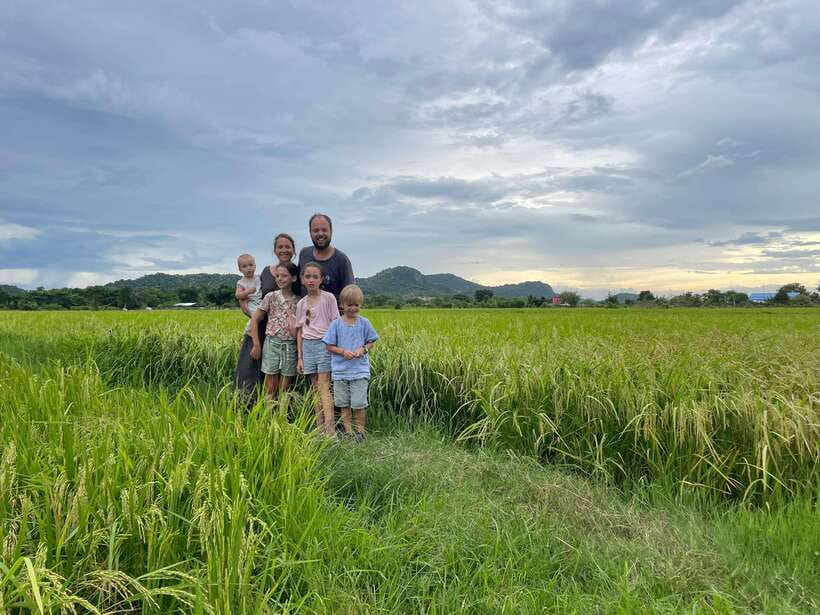 Battambang: Bamboo Train, Bat Cave and Killing Cave Tour - Guides, language, and the feel of the day
