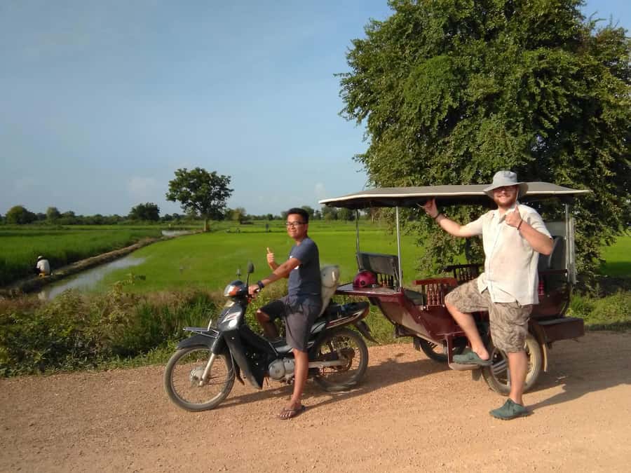 Battambang family tuktuk tour BambooTrain/Wat Banan/Bat cave - Following the Sanker River by tuk-tuk