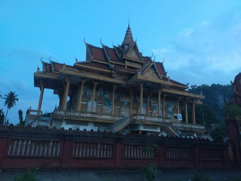 Battambang: Tuk-Tuk, Bamboo Train, Killing/Bat Caves, Sunset - Timing, group size, and the $9 value