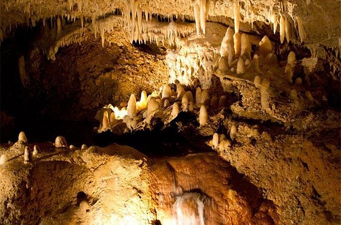 Beautiful Barbados: Harrisons Cave & Beach Day Tour - Carlisle Bay and Savvy On The Bay