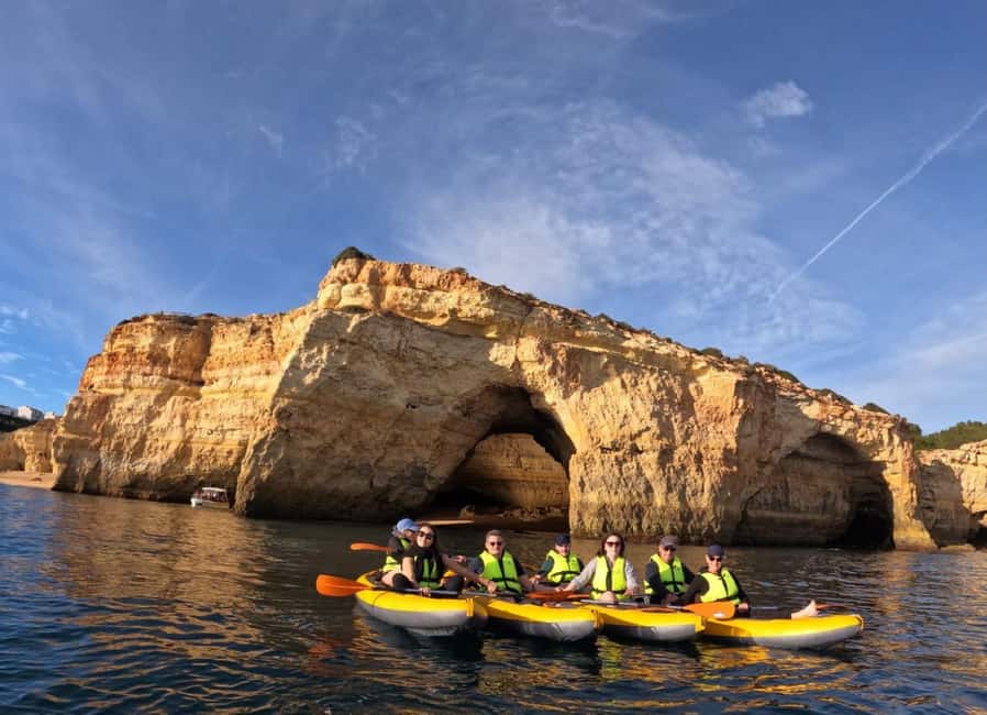 Benagil cave 1 hour tour with local guide - The 15-minute paddle back