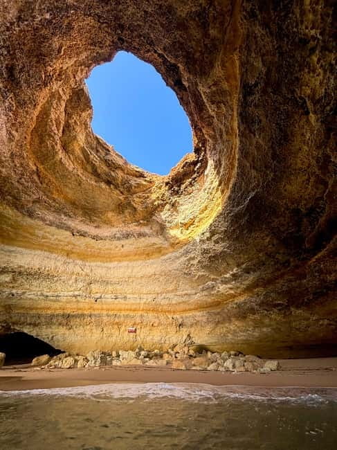 Benagil Cave - Kayak Guided tour - Paddling through coves, algars, and dark tunnels
