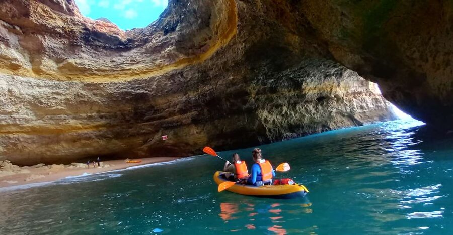 Benagil Caves: small group Kayaking Tour with a Local Guide - Why the inflatable kayaks help