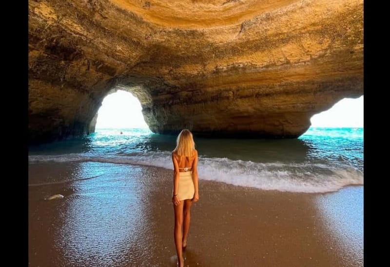 Benagil: Guided Kayak Tour inside caves and Praia da Marinha - Starting above Benagil Beach