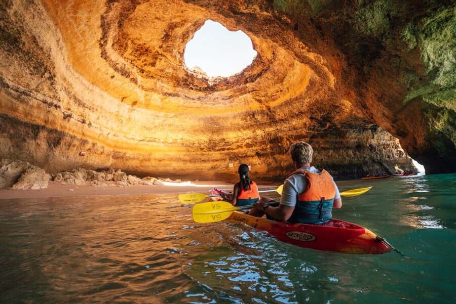 Benagil: Kayaking Tour to the Benagil Cave (Free Shower) - Starting at Benagil Beach