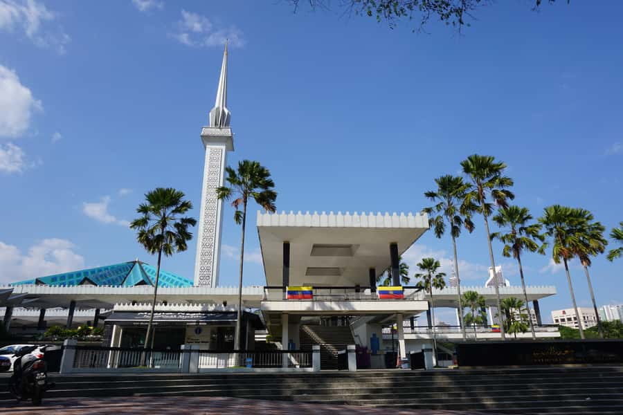 Best of Kuala Lumpur Tour with KL Tower & Batu Caves - Two Kuala Lumpur towers, two different views