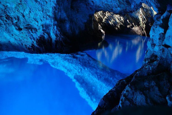 Blue Cave and Hvar Tour - 5 Islands Tour from Split and Trogir - Komiza, a fishing town with breathing room