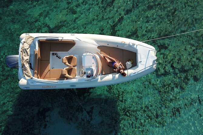 Blue cave group tour with swimming and snorkelling from Hvar - The boat, seating, and ride quality
