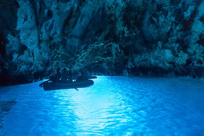 Blue cave & Hvar, 5 islands speed boat tour with unique boats from Split - The skippers make more difference than the playlist