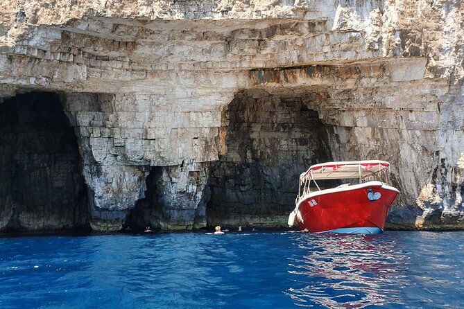 Blue Cave & Vis Island speedboat tour from Hvar - The boat, crew, and comfort level